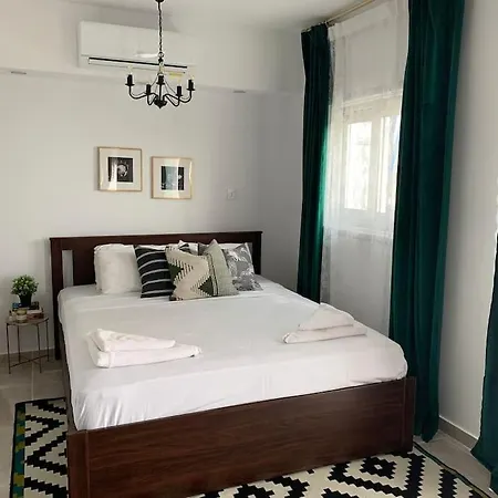 Aria Sea View Apartment Larnaca