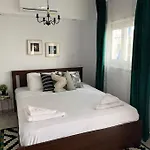 Aria Sea View Apartment Larnaka
